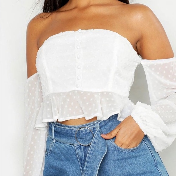 ✨BooHoo✨ Dobby Spot Off Shoulder Long Sleeve Crop Top - Picture 3 of 7